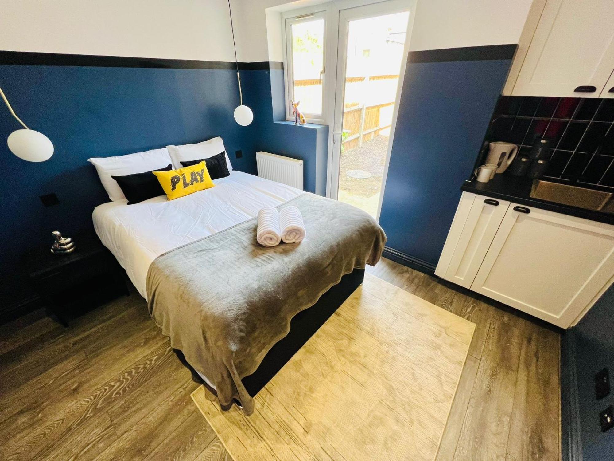 The Blue House Peckham - No 61 - Prime Location London