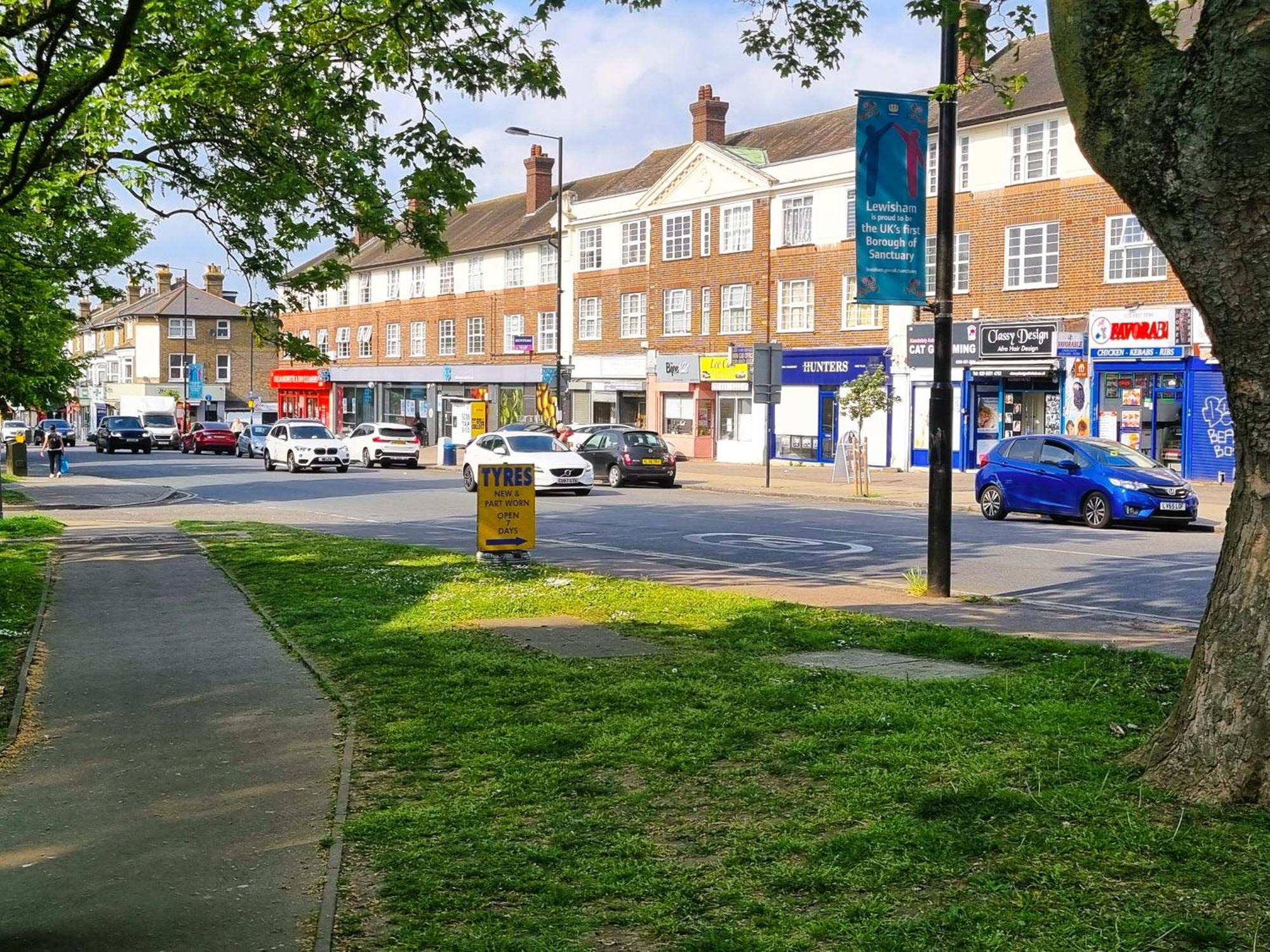 3Bed 2Bath House-Free Parking-Hi Speed Wifi-Garden-Entire Home-2Mins From Train Station *