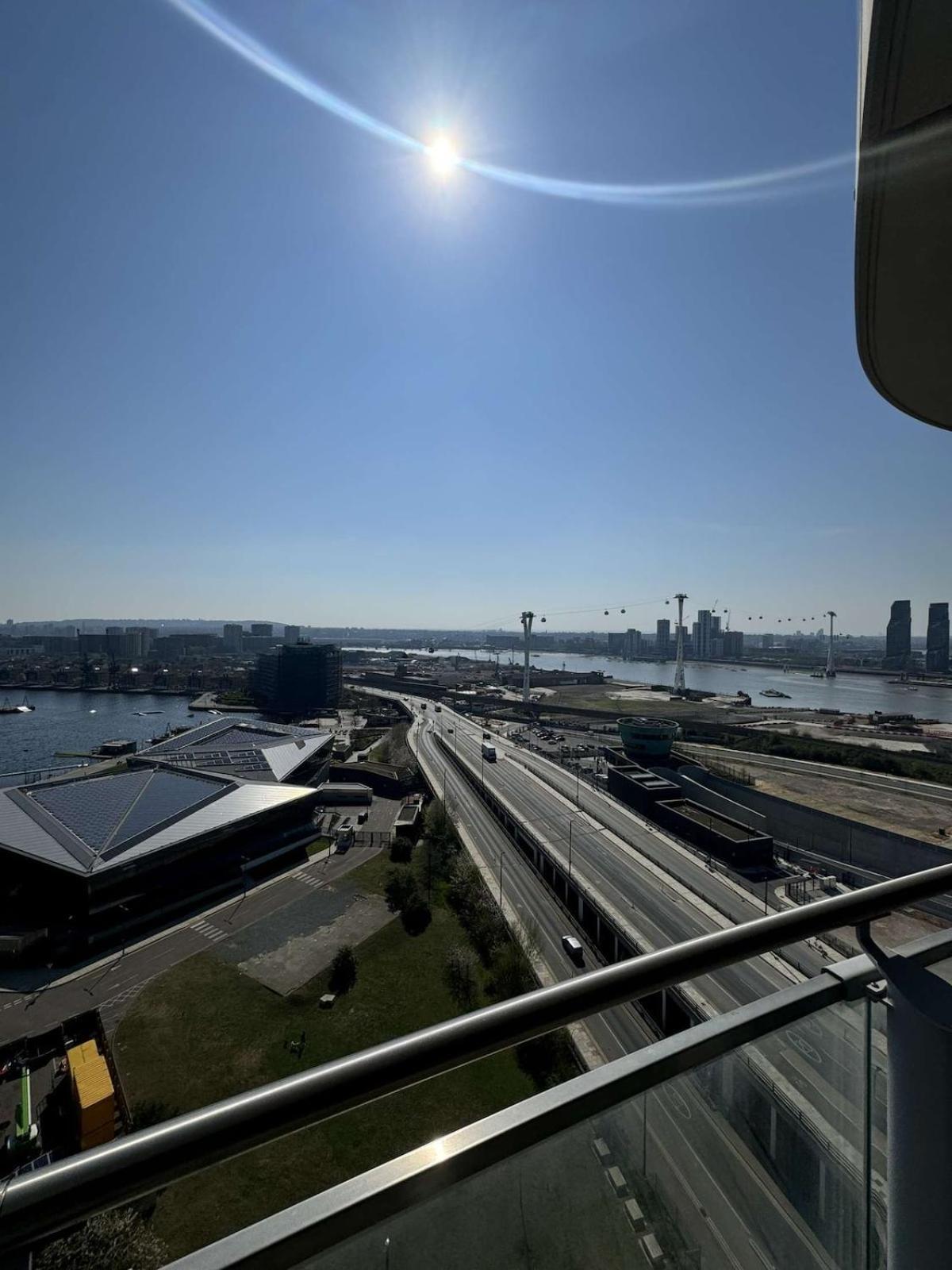 Peaceful Getaway Skyline Views Londen