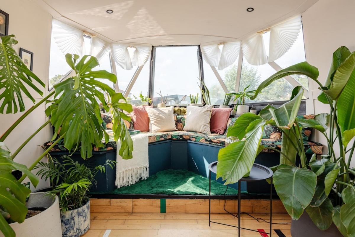 The Floating Terrarium *