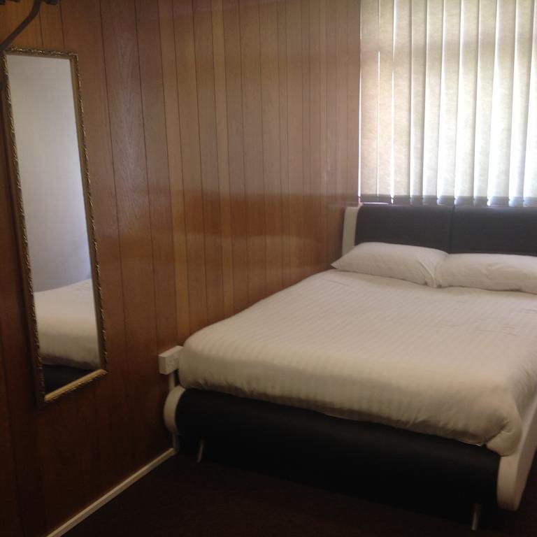 Guest house Coronation House London
