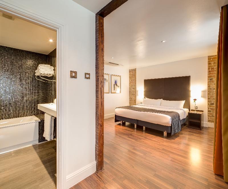 Hotel The Caesar London