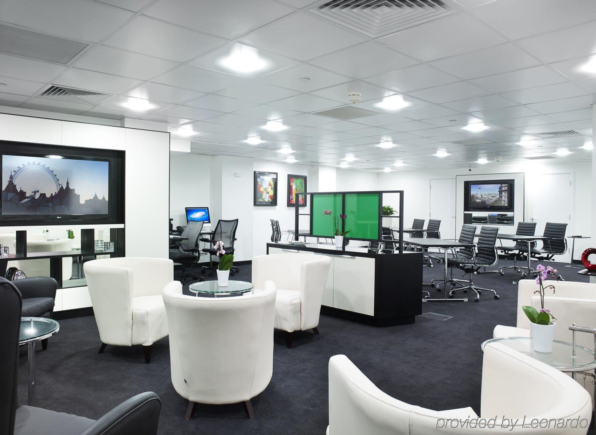 Hotel Club Quarters City, 4*
