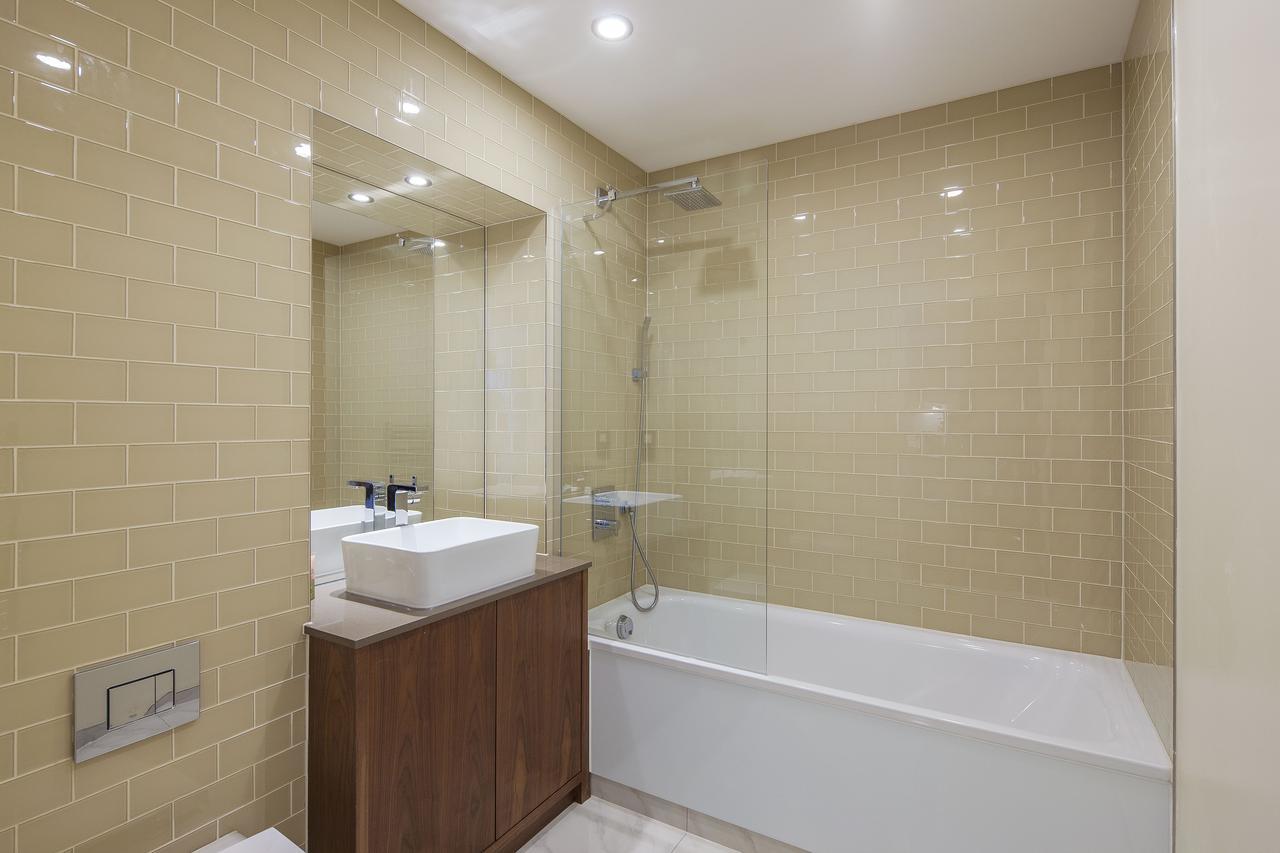 Protem Lincoln Plaza Apartment *