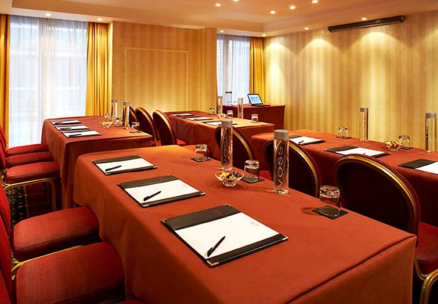 Marriott Regents Park 4*