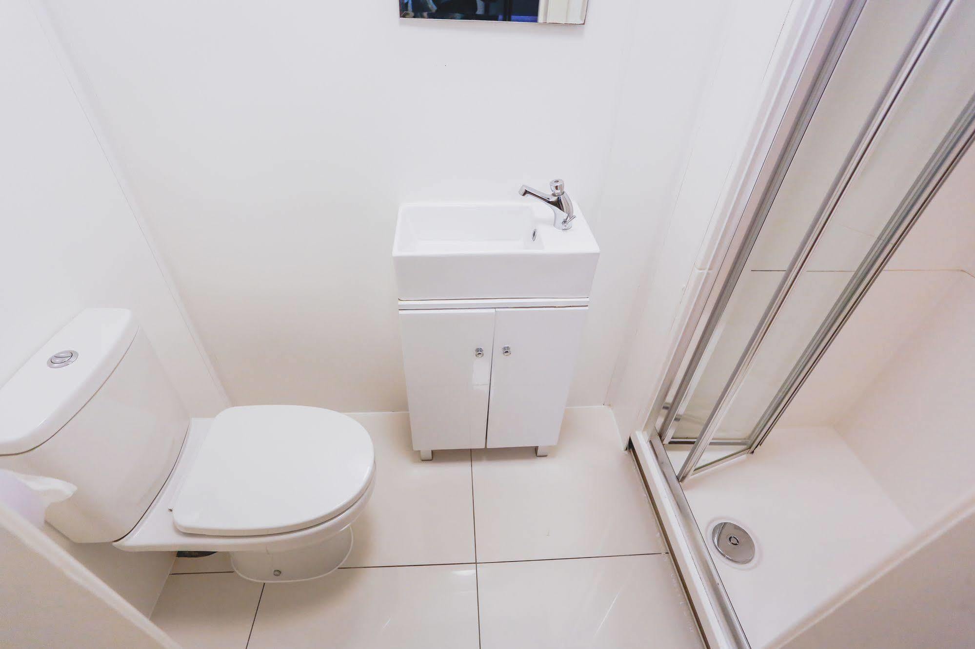 Via Limehouse Hostel *