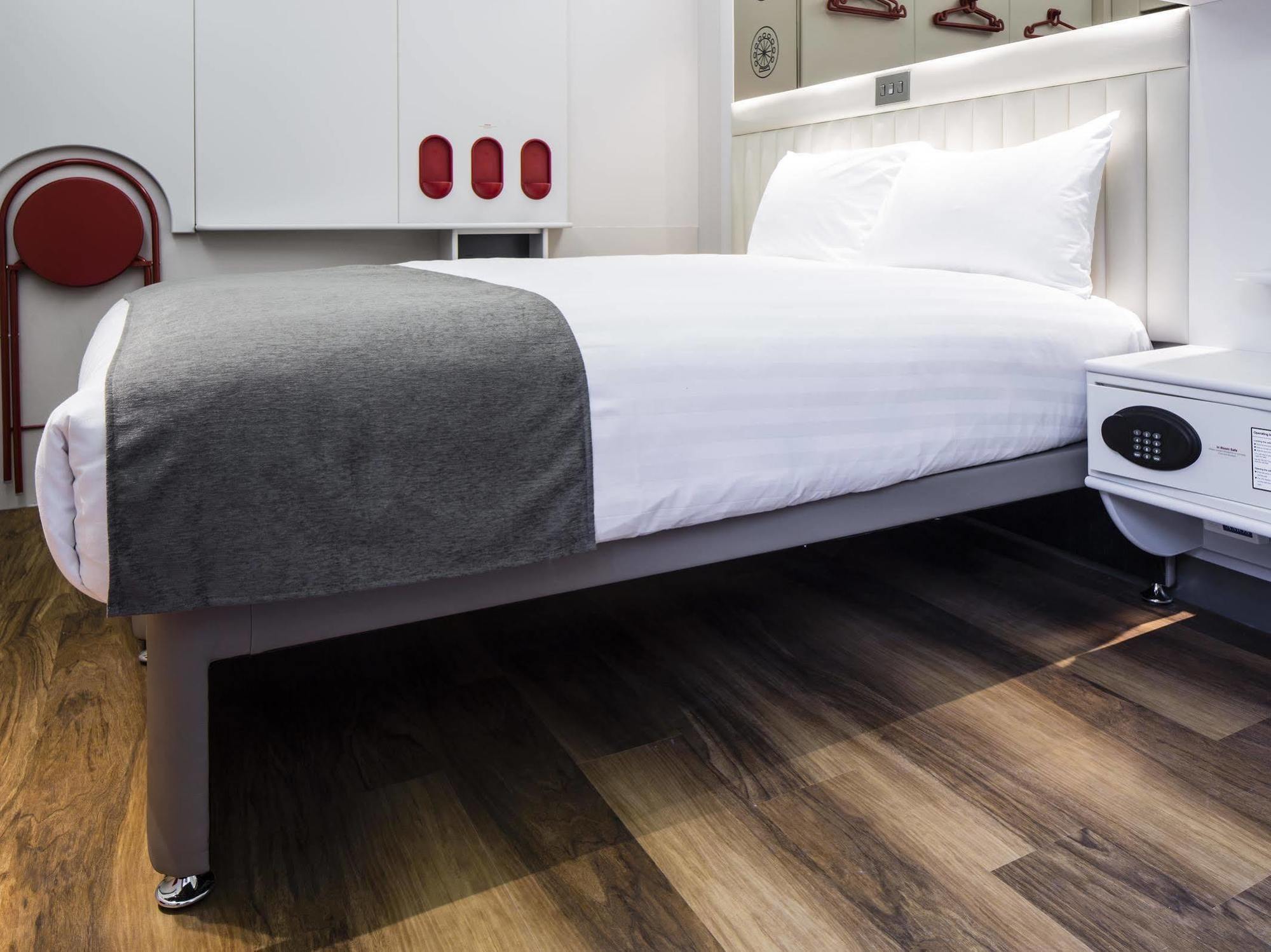 Hotel Point A Canary Wharf London