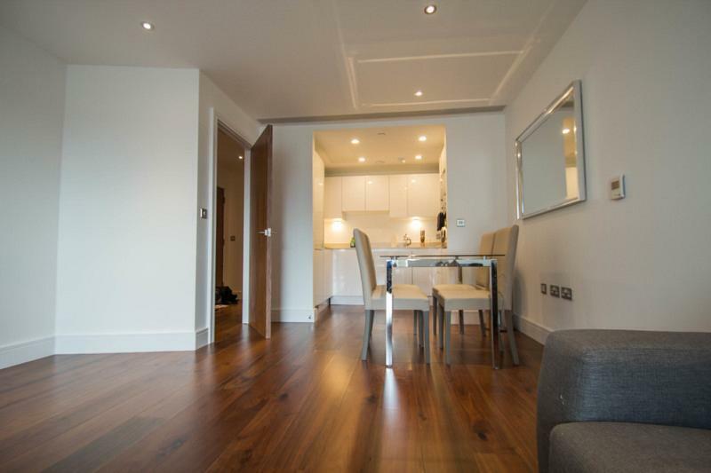 Apartment Lincoln Plaza