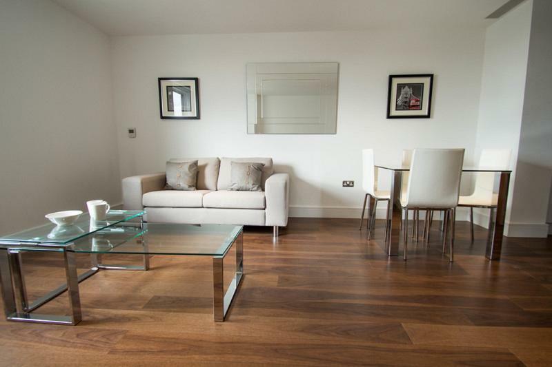 Lincoln Plaza Apartment *