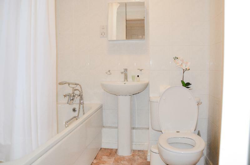 Oyo 139 Meridian Place 2 Bed 3*