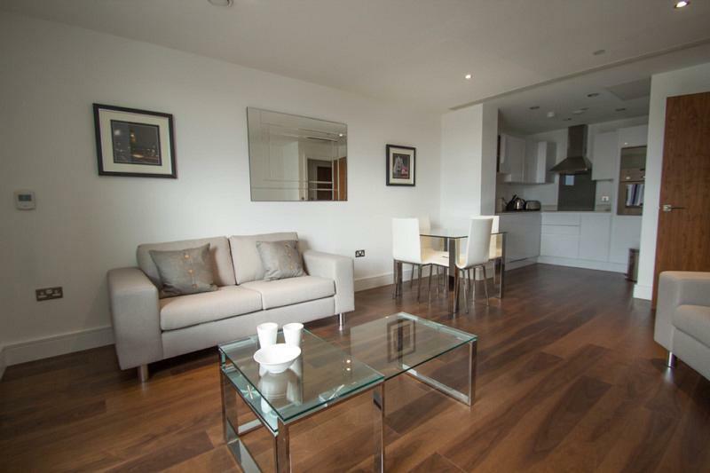Lincoln Plaza Apartment London