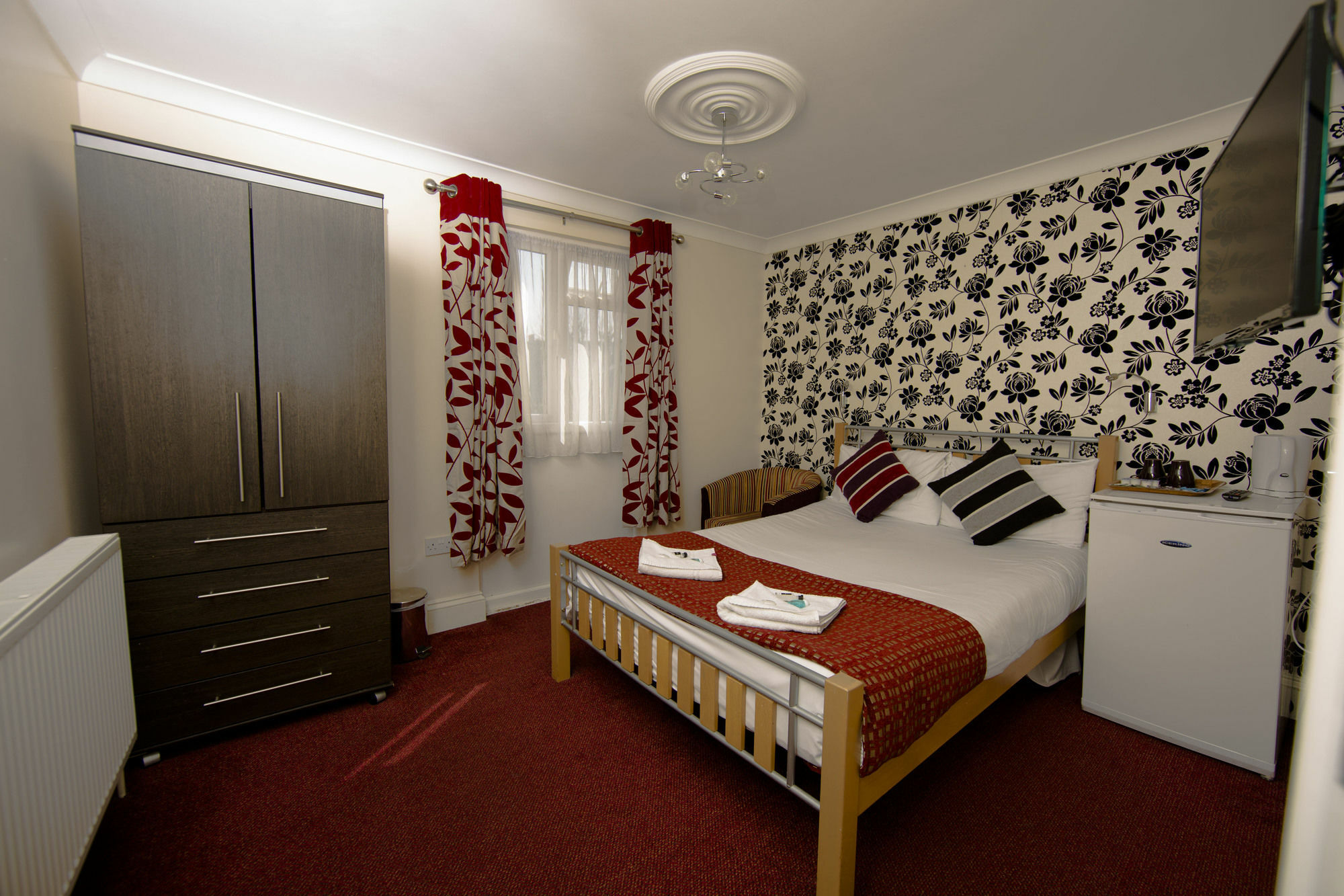 Royal By Saba London