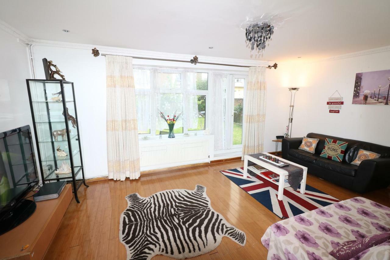 Abbey Private House With Lovely Garden Vakantiehuis *