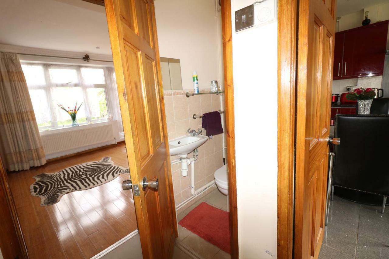 Abbey Private House With Lovely Garden * Londen