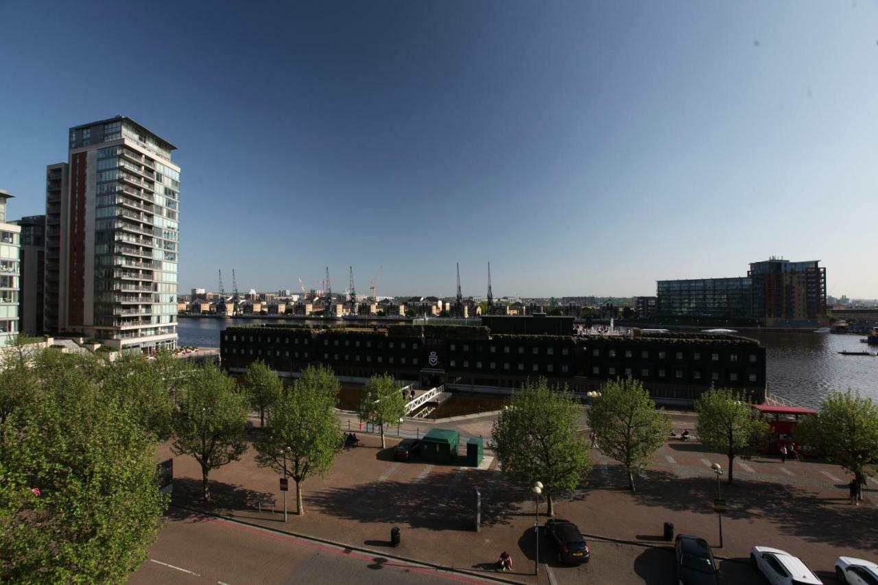 Oxygen With Balcony And Thames River View Near Excel - Royal Victoria Londen