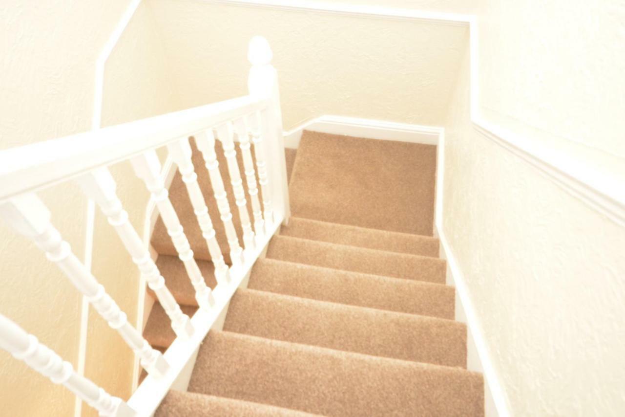 Four Bedroom Townhouse 12 Minutes Walk To Excel Exhibition Centre Ferienhaus London