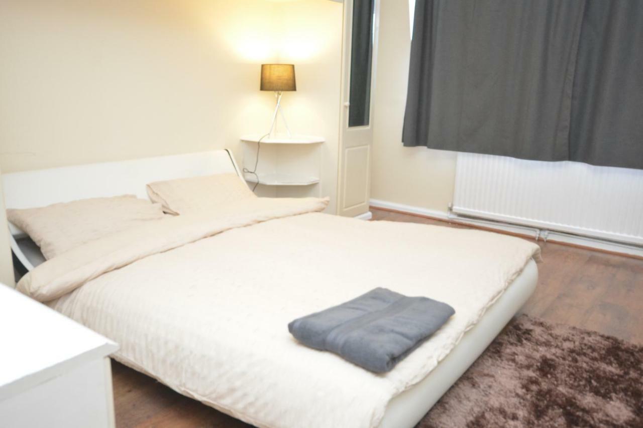 Ferienhaus Four Bedroom Townhouse 12 Minutes Walk To Excel Exhibition Centre