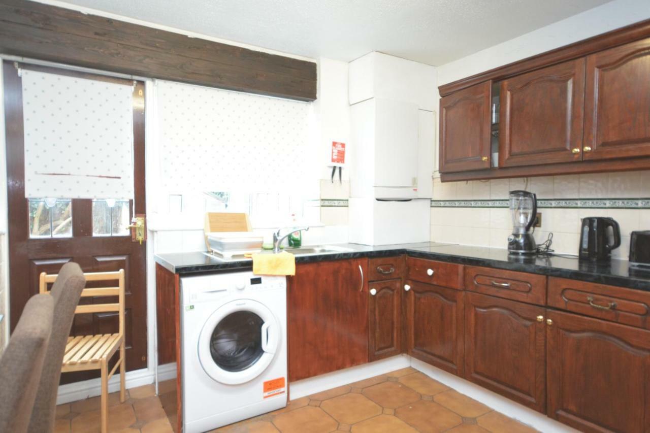 Four Bedroom Townhouse 12 Minutes Walk To Excel Exhibition Centre * London