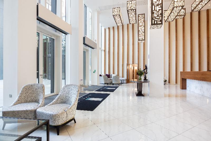 Apartment Lincoln Plaza *