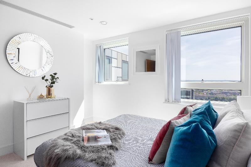 Apartment Lincoln Plaza *
