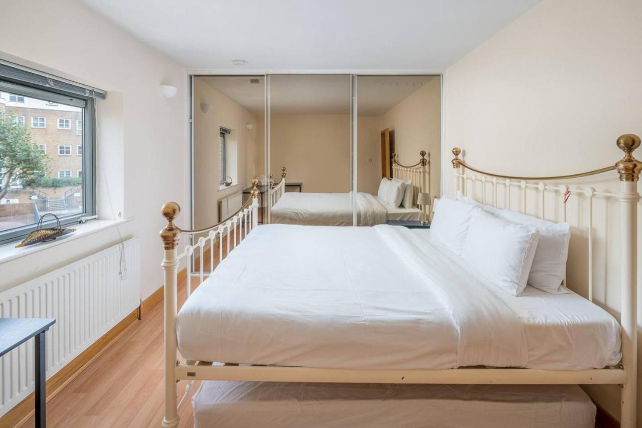 Bright 2 Bed 2 Bath Near Canary Wharf * Londen