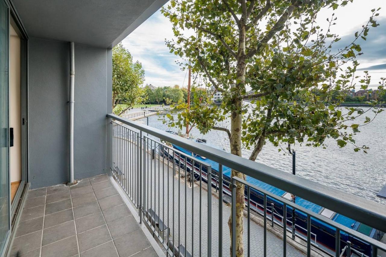 Bright 2 Bed 2 Bath Near Canary Wharf Appartement Londen