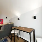 Newly Refurbished Flat With Patio. By Hyde Park