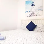 Commercial City Rooms