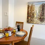 Apartment Next To Victoria Station
