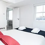 Unique 2Bed/2Bath - Top Floor - Private Balcony