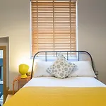 Stylish Stays By Russel Square