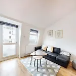 Super 2 Bed Flat Next To Paddington Station