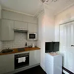 Putney Guest Suite