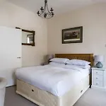 Beautiful Mews House, Conduit Mews, Paddington, W2