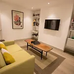 Stylish & Modern 1Bd Kensington Flat Sleeps 2