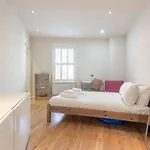2 Bedroom Apartment in Central London