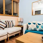 Beautiful Views - 1-Bedroom In Chancery Lane