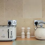 2 Bedroom Flat In Vauxhall