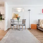 *Spacious-Modern One Bed Flat. Riverside Location*