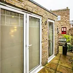 Charming 1 Bedroom Home in West London