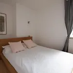 Tooting Rooms & Studio By Primecityhosts