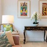 Joivy Stunning 3 Bed,2 Bath House With Roof Terrace In Chelsea