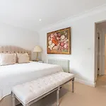Joivy Stunning 3 Bed,2 Bath House With Roof Terrace In Chelsea