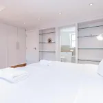 Beautiful 1 Bedroom Apartment In Victoria