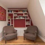 Stylish Mews House With Parking
