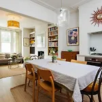 Bright 2 Bedroom Apartment With Garden In Clapham
