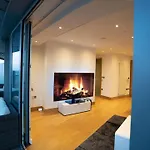 Canary Wharf Luxury Apartment With Panoramic Views