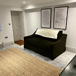 Regents Park 2 Bed Town House Apartment