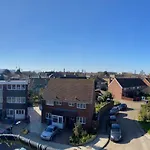 Bright, Spacious, Modern Interior Decor 2 Bedrooms Apartment With Amazing Views