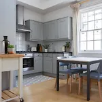 Bathurst Mews III By Onefinestay